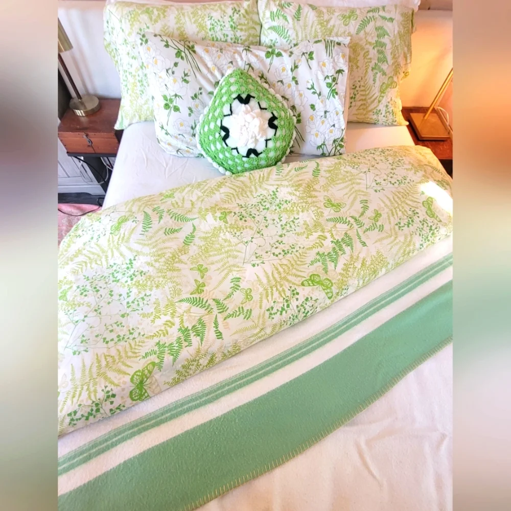 Vintage Queen Sz 5pc Bedding Curation - Picture 3 of 11